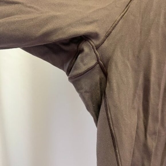 aerie Bike Shorts with Crossover Waist band - Picture 3 of 6